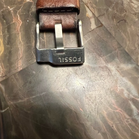 Barely worn men’s Fossil Watch.  In excellent condition. - Picture 4 of 7